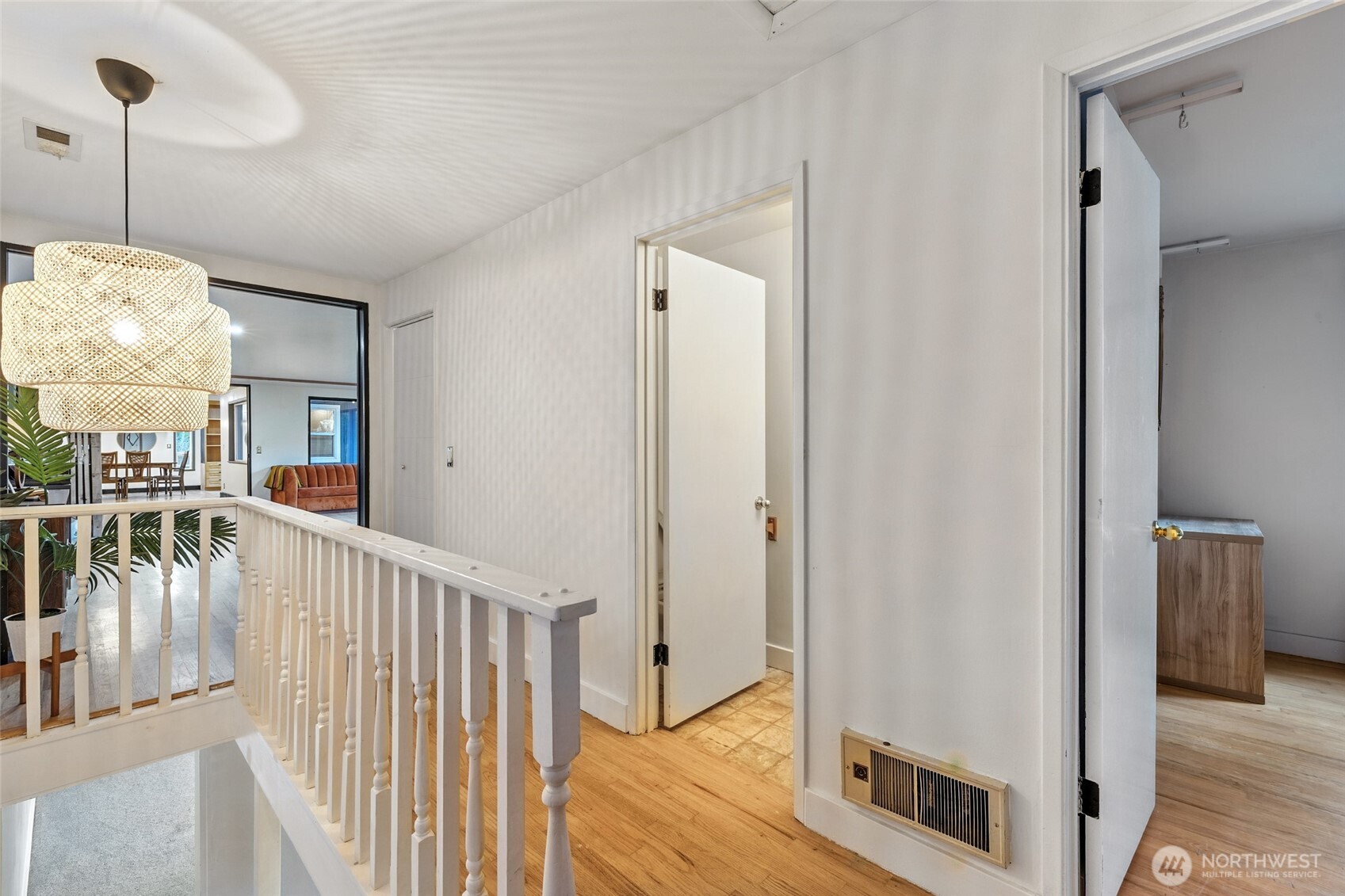 7119 Maxwelton Road Clinton, WA 98236 - Photo 3 of 37