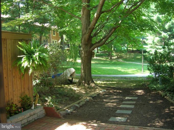 2123 Golf Course Drive Reston, VA 20191 - Photo 3 of 13 Patio