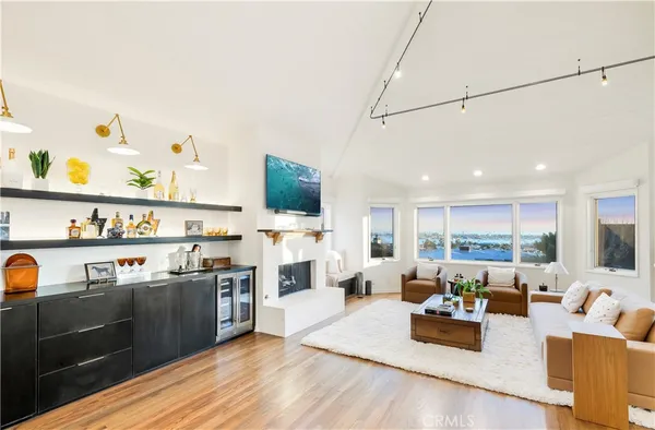 $6,598,000 | 520 Kings Road, Newport Beach, CA 92663