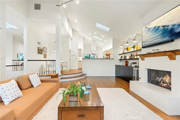 $6,598,000 | 520 Kings Road, Newport Beach, CA 92663