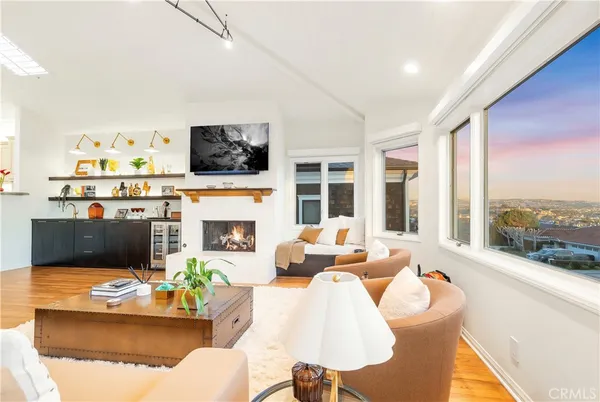 $6,598,000 | 520 Kings Road, Newport Beach, CA 92663