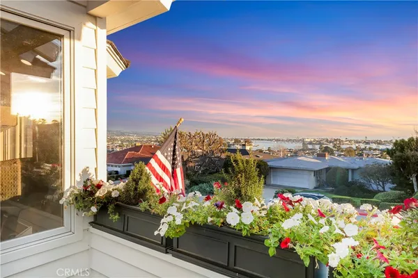 $6,598,000 | 520 Kings Road, Newport Beach, CA 92663