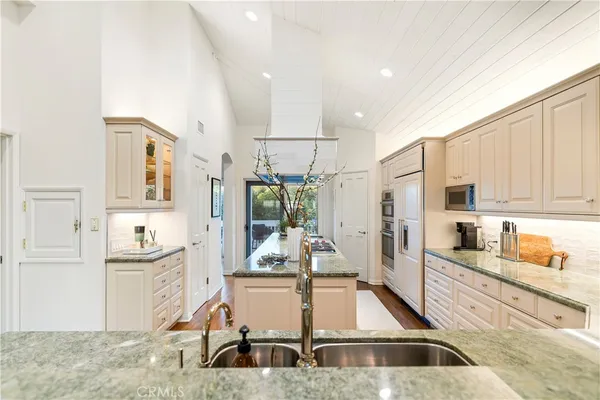 $6,598,000 | 520 Kings Road, Newport Beach, CA 92663