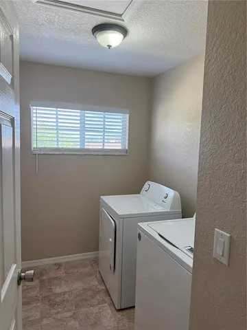 $2,900 | 1327 Flaxwood Avenue, Brandon, FL 33511