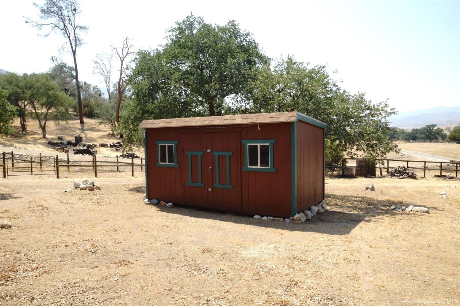 13218 Rolling Oaks Road Caliente, CA 93518 - Photo 26 of 34 Gallery Image 26