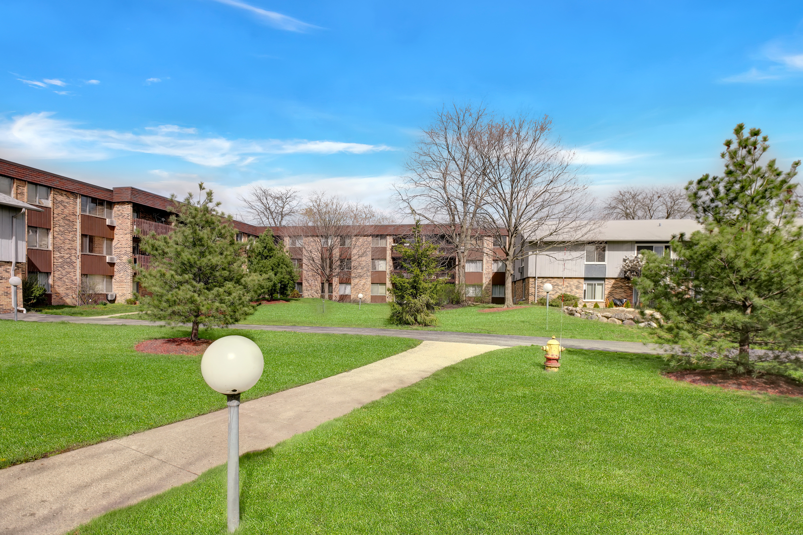 950 East Old Willow Road, Unit 102 Prospect Heights, IL 60070 - Photo 2 of 27 a view of a volley ball court