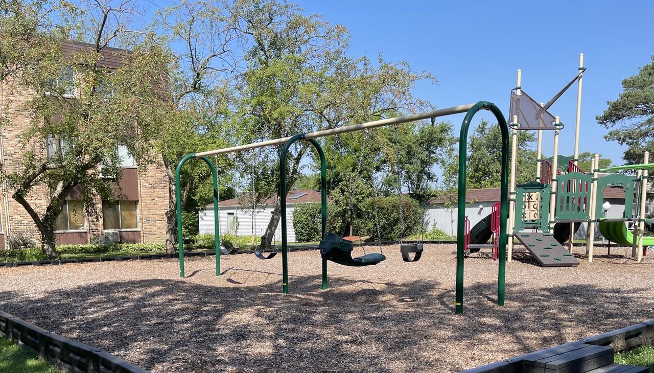 950 East Old Willow Road, Unit 102 Prospect Heights, IL 60070 - Photo 26 of 27 a view of outdoor space with seating
