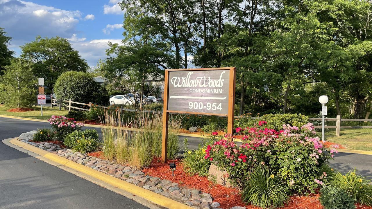 950 East Old Willow Road, Unit 102 Prospect Heights, IL 60070 - Photo 27 of 27 a sign on the side of a road