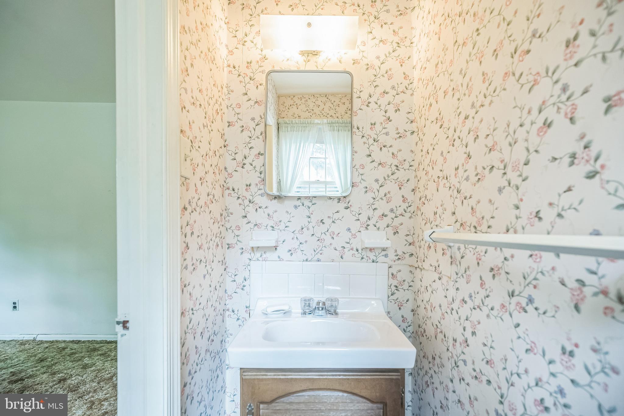314 Spencer Road Devon, PA 19333 - Photo 21 of 37 Primary Half Bath