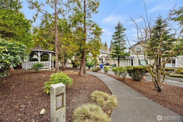 $515,000 | 5300 Glenwood Avenue, Unit R1, Everett, WA 98203