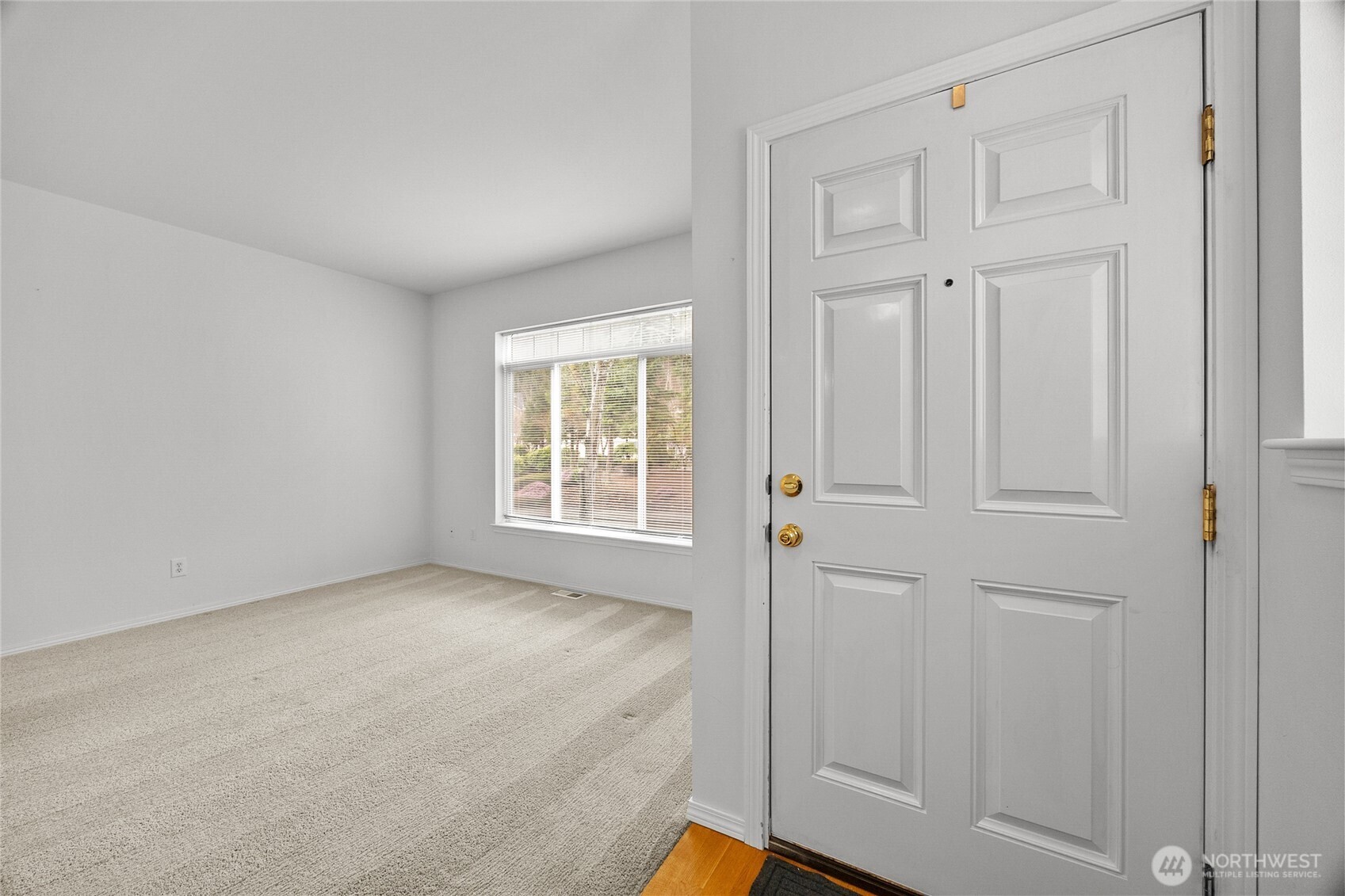 5300 Glenwood Avenue, Unit R1 Everett, WA 98203 - Photo 6 of 26