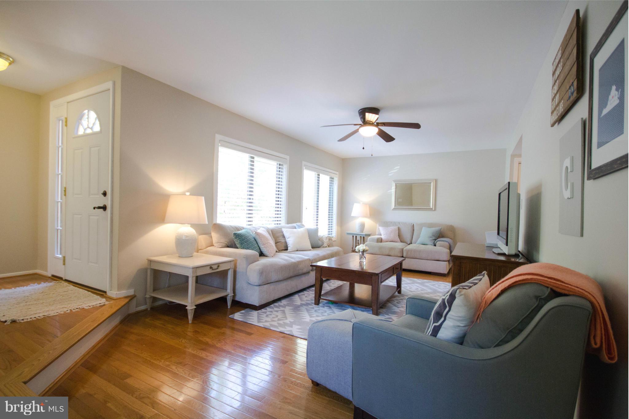 11052 Saffold Way Reston, VA 20190 - Photo 4 of 30 Living Room