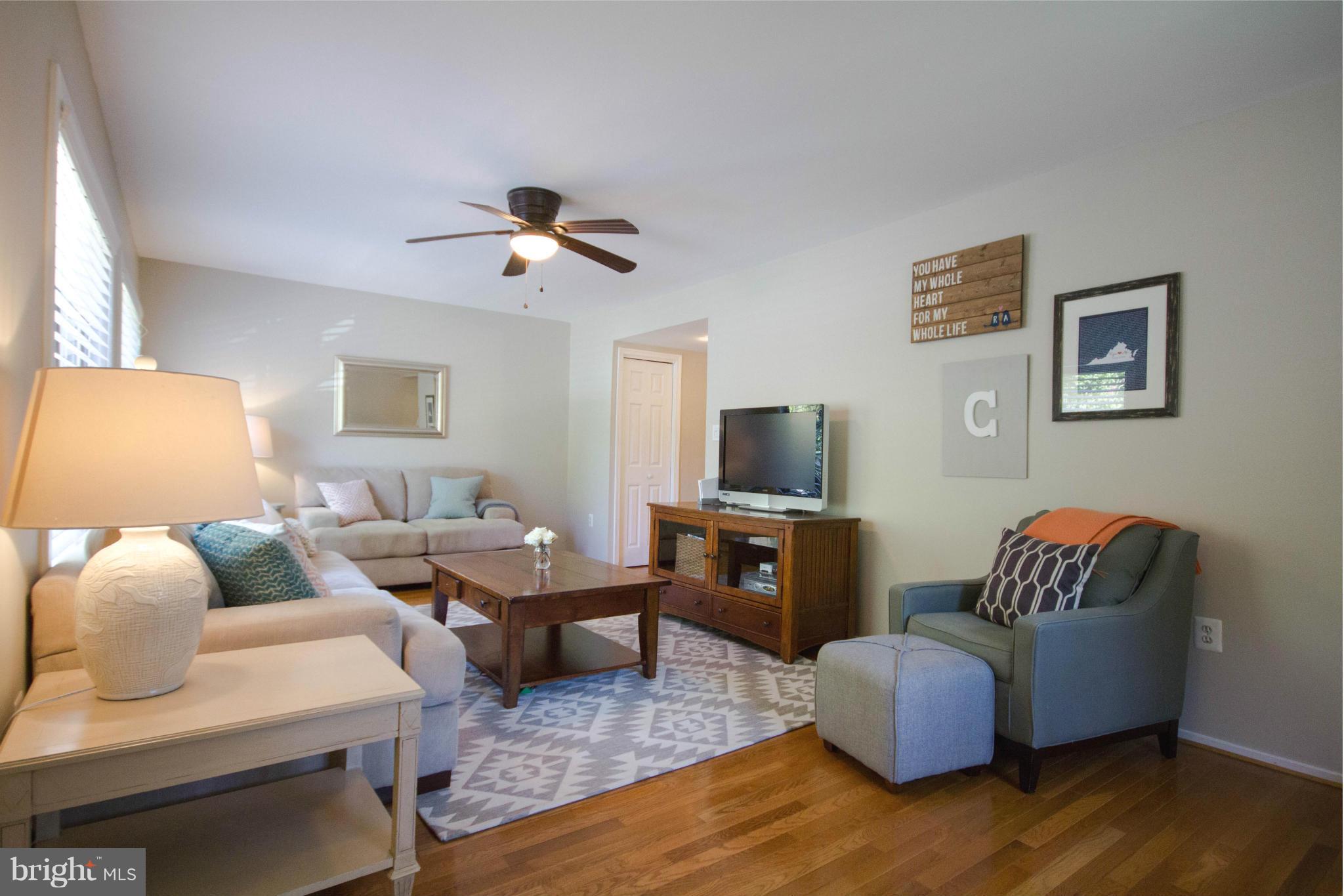 11052 Saffold Way Reston, VA 20190 - Photo 5 of 30 Living Room