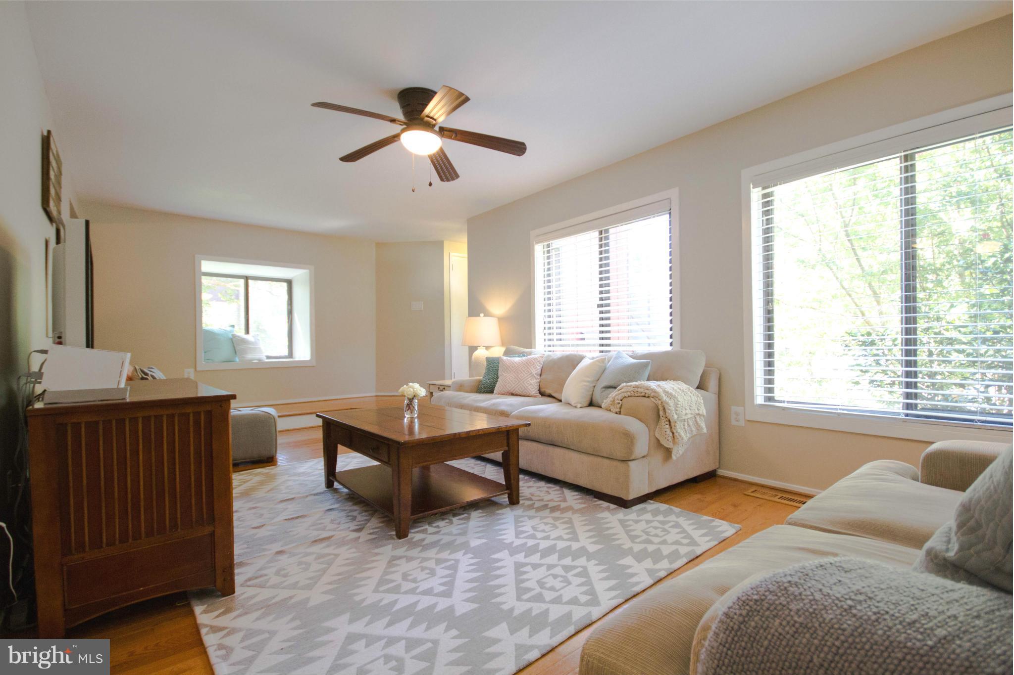 11052 Saffold Way Reston, VA 20190 - Photo 7 of 30 Living Room