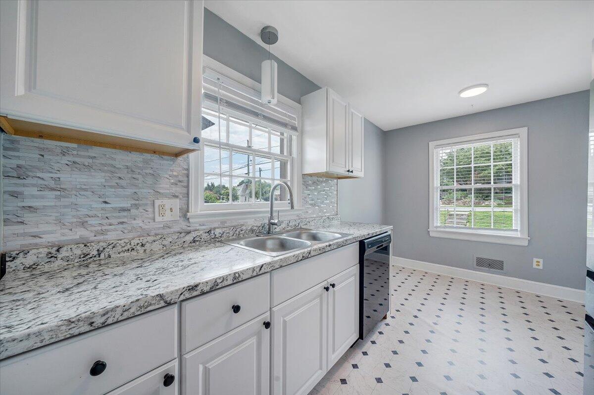 714 Academy Street Salem, VA 24153 - Photo 13 of 31 12-MIB09624