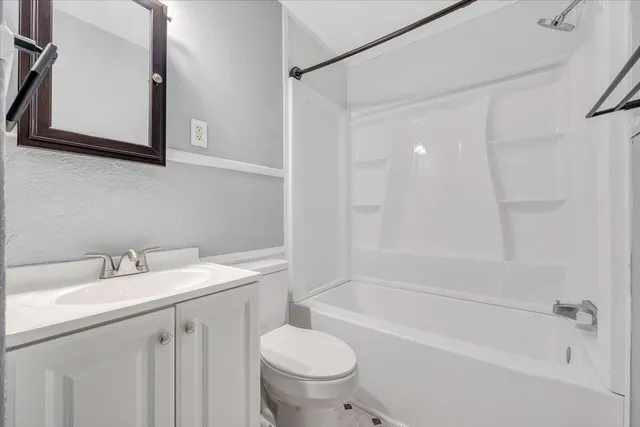 $1,750 | 714 Academy Street, Salem, VA 24153