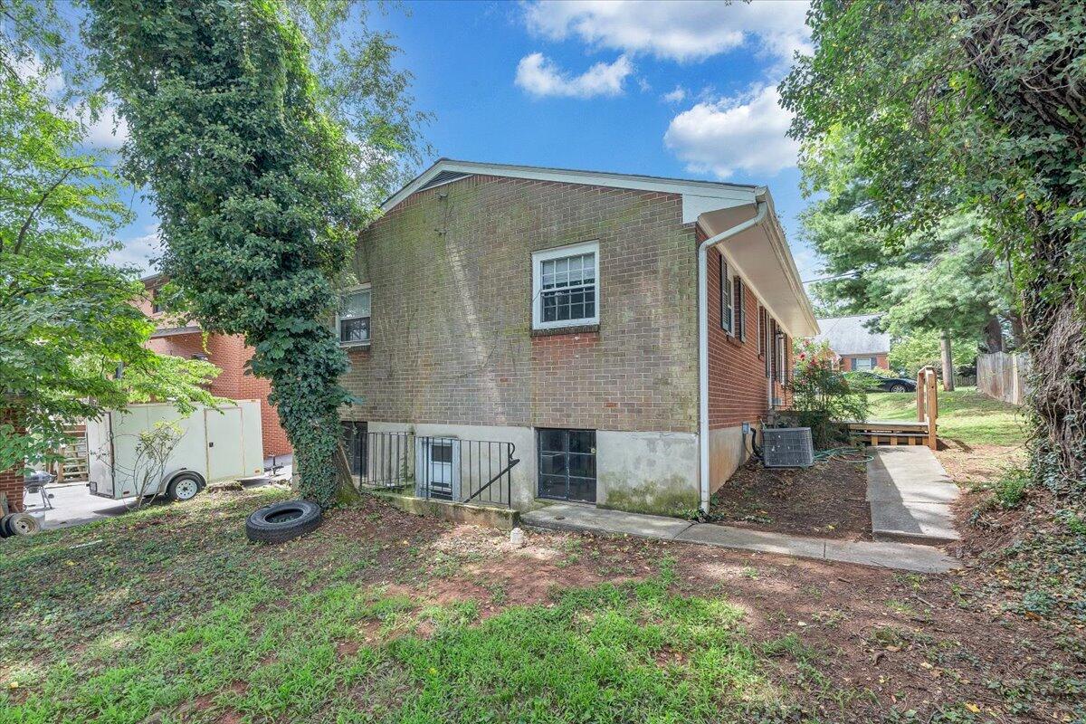 714 Academy Street Salem, VA 24153 - Photo 28 of 31 27-MIB09588