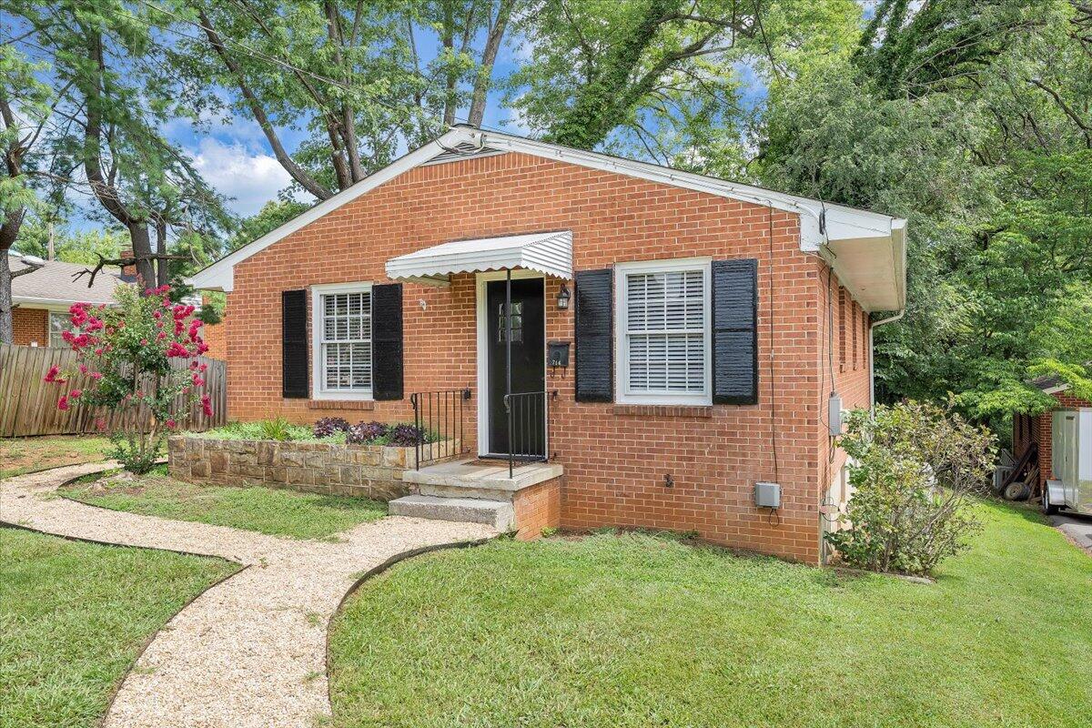 714 Academy Street Salem, VA 24153 - Photo 3 of 31 29-MIB09561