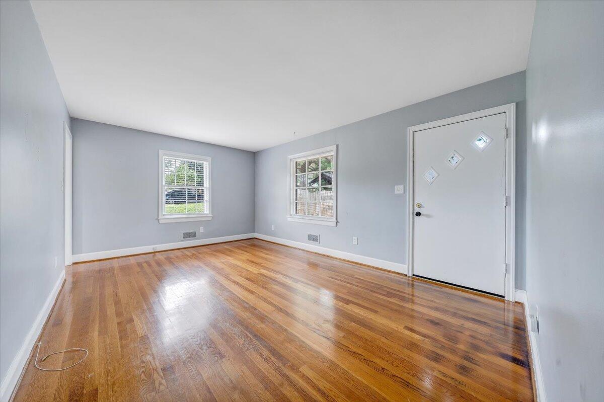 714 Academy Street Salem, VA 24153 - Photo 4 of 31 04-MIB09606