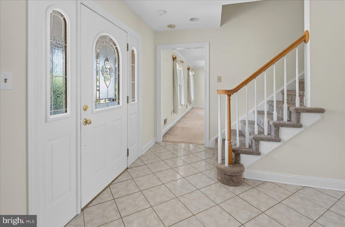 1491 Kuser Road Hamilton, NJ 08619 - Photo 18 of 42 Foyer