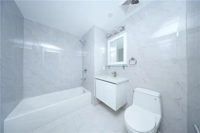 $933,000 | 643 5th Avenue, Unit 4D | Greenwood Heights