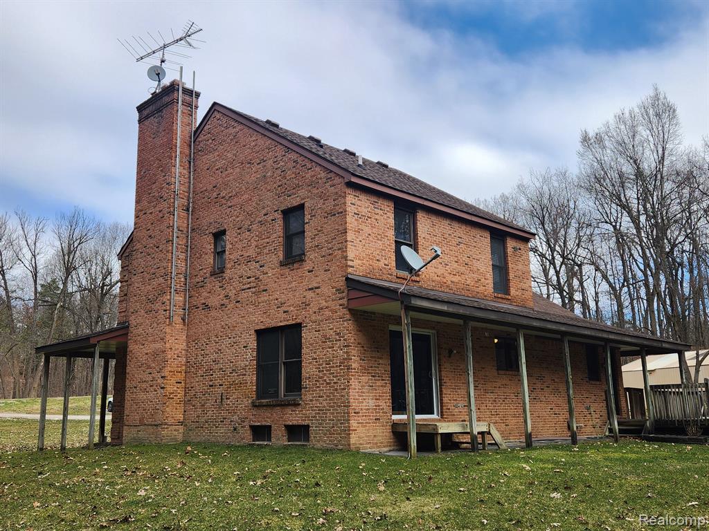 13228 Dunham Road Hartland, MI 48353 - Photo 3 of 23