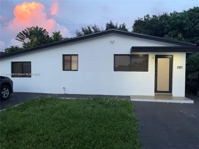 $650,000 | 1971 West 2nd Avenue, Hialeah, FL 33010
