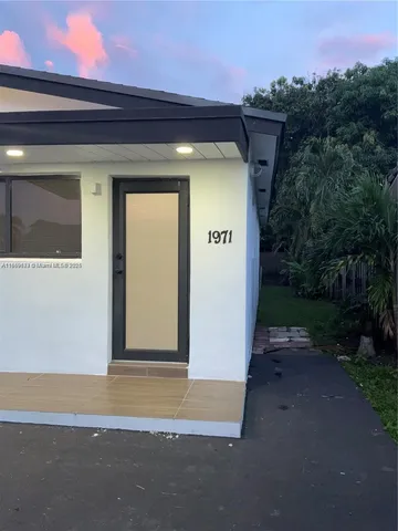 $650,000 | 1971 West 2nd Avenue, Hialeah, FL 33010
