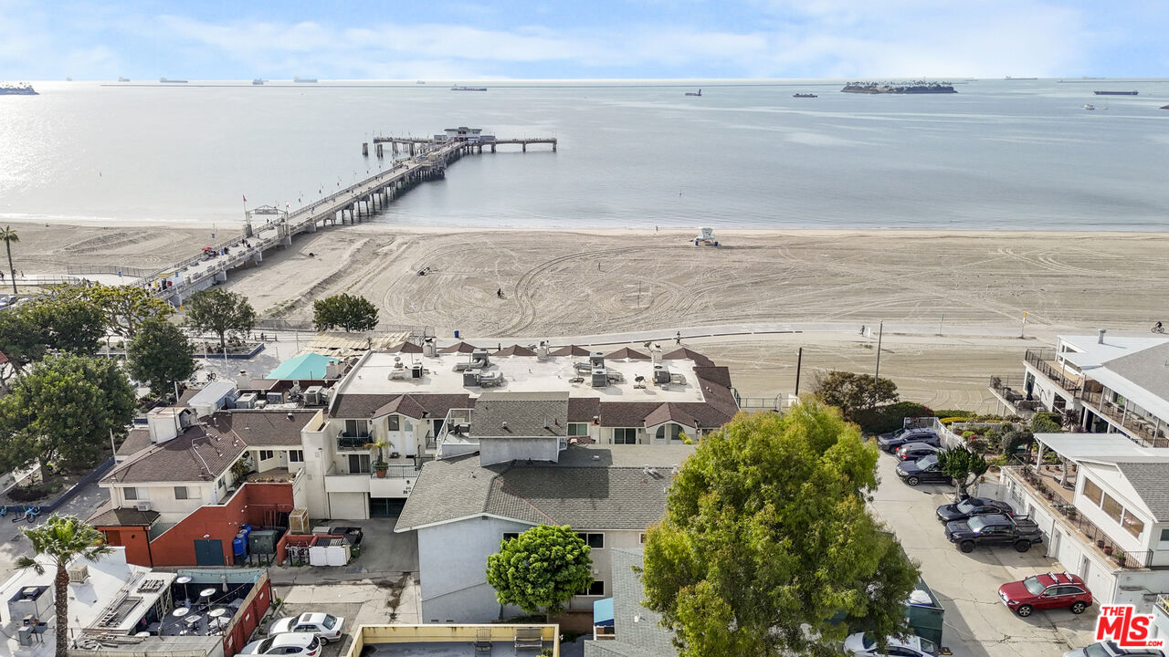 16 38th Place Long Beach, CA 90803 - Photo 5 of 50