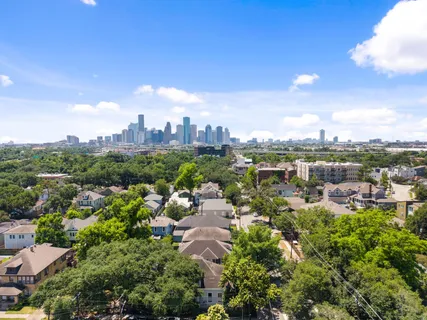 $995,000 | 2910 Houston Avenue, Houston, TX 77009
