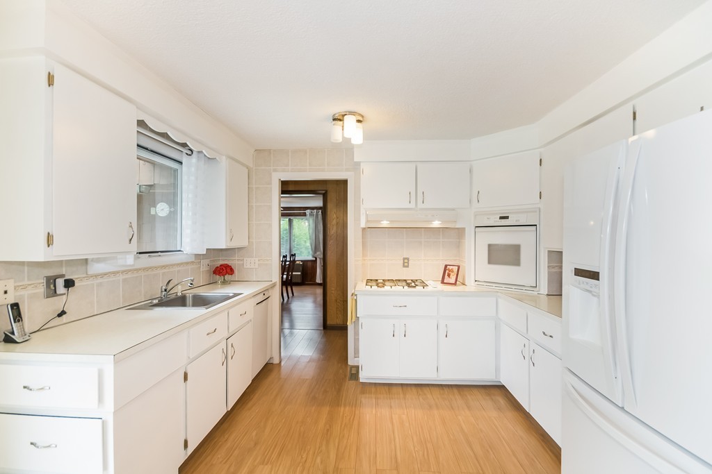 156 Kathleen Street Springfield, MA 01119 - Photo 5 of 17 Gallery Image 5