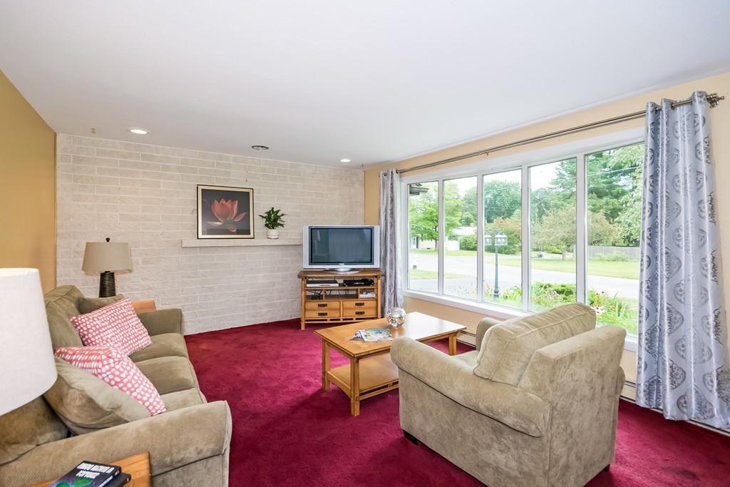 156 Kathleen Street Springfield, MA 01119 - Photo 7 of 17 Gallery Image 7