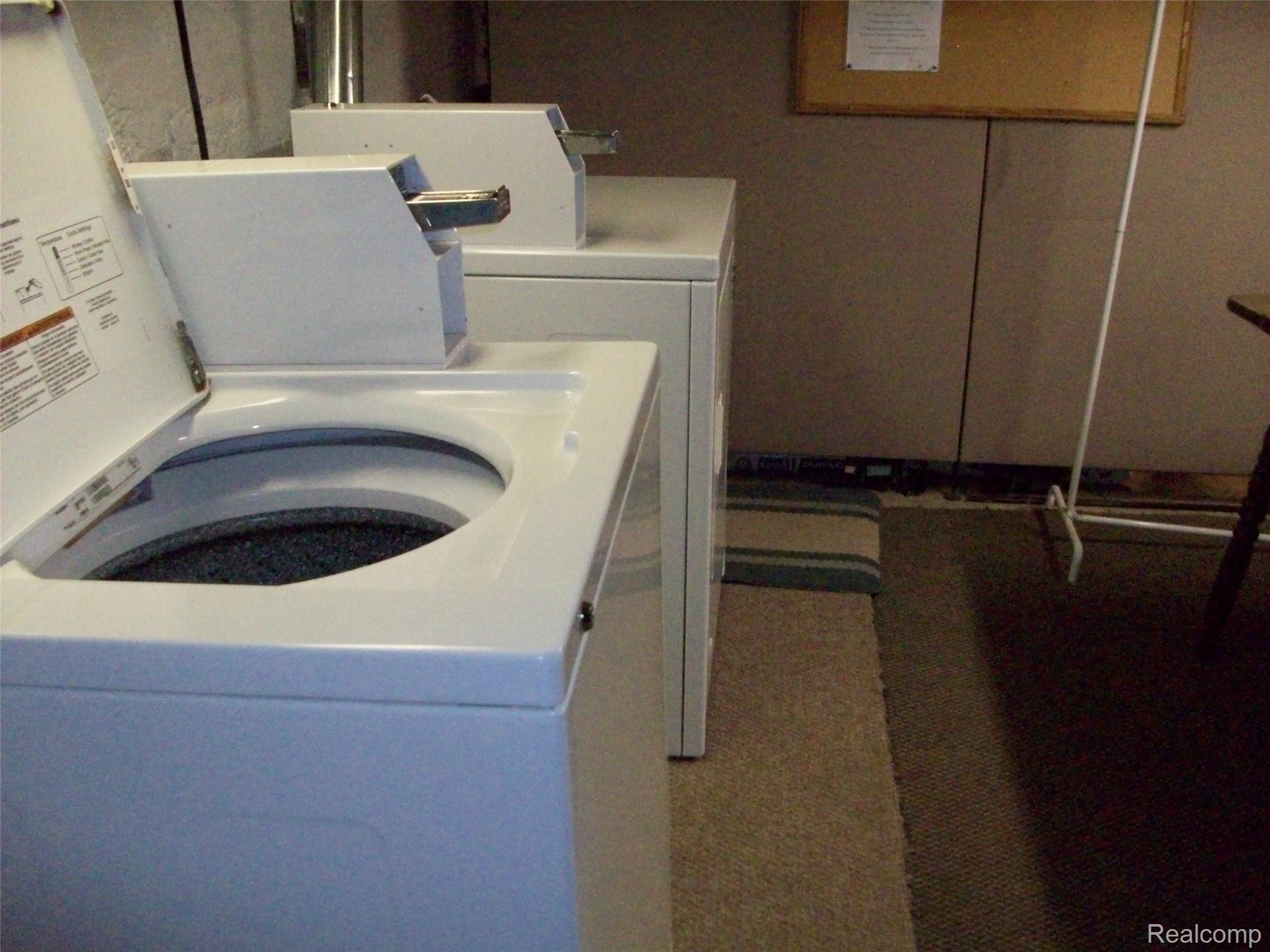 1163 Reid Road Flint, MI 48507 - Photo 17 of 26 100_3283.JPG