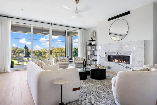 $2,190,000 | 350 North O Connor Ridge Boulevard, Unit 21, Irving, TX 75038