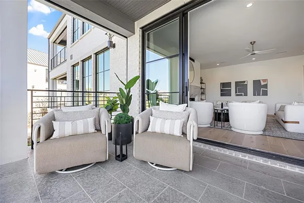 $2,190,000 | 350 North O Connor Ridge Boulevard, Unit 21, Irving, TX 75038