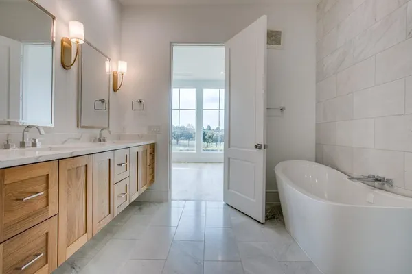 $2,190,000 | 350 North O Connor Ridge Boulevard, Unit 21, Irving, TX 75038