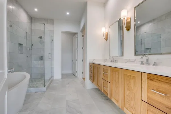 $2,190,000 | 350 North O Connor Ridge Boulevard, Unit 21, Irving, TX 75038