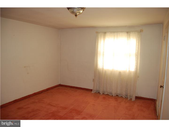 797 Bennington Road Folcroft, PA 19032 - Photo 11 of 20 Bedroom - Main