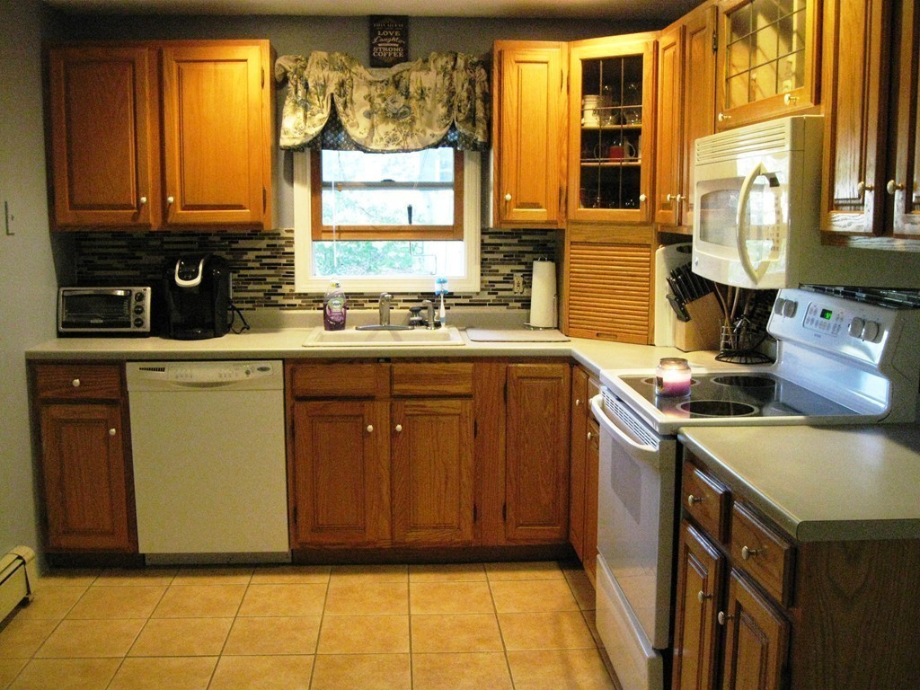 33 Morgan Road Holbrook, MA 02343 - Photo 5 of 17