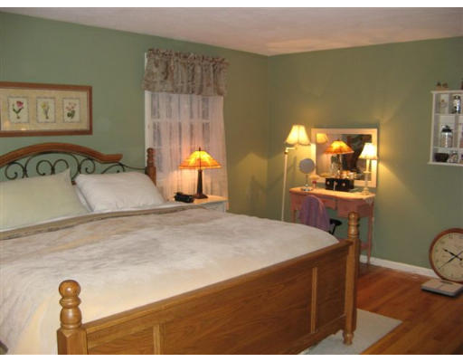 131 Palo Alto Road Springfield, MA 01128 - Photo 13 of 26