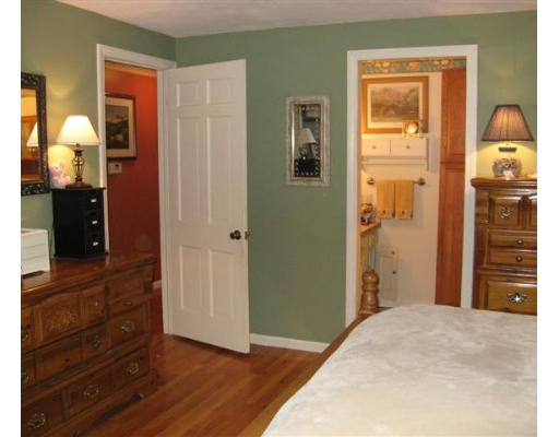 131 Palo Alto Road Springfield, MA 01128 - Photo 14 of 26
