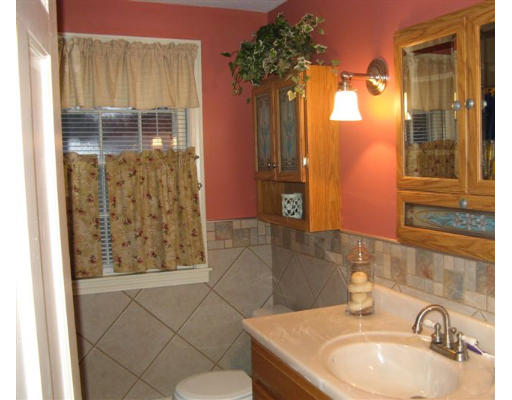 131 Palo Alto Road Springfield, MA 01128 - Photo 19 of 26