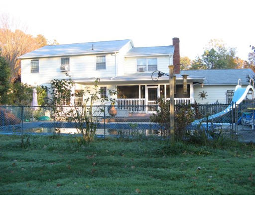 131 Palo Alto Road Springfield, MA 01128 - Photo 2 of 26