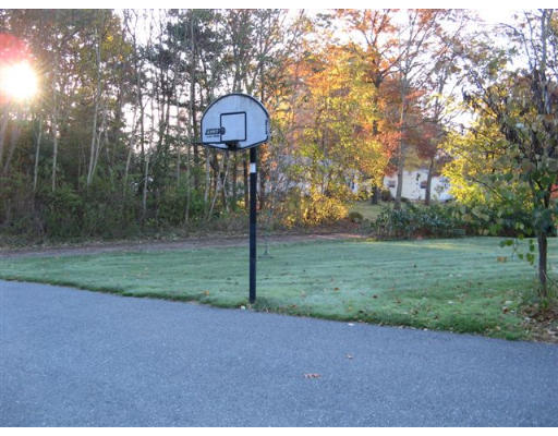 131 Palo Alto Road Springfield, MA 01128 - Photo 21 of 26