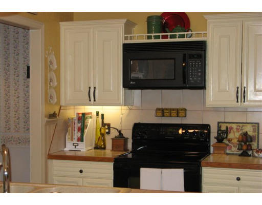 131 Palo Alto Road Springfield, MA 01128 - Photo 7 of 26
