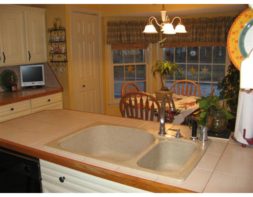 131 Palo Alto Road Springfield, MA 01128 - Photo 9 of 26