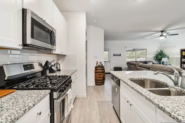 $2,500 | 14702 Somerset Mill, San Antonio, TX 78254
