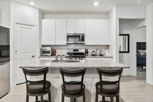 $2,500 | 14702 Somerset Mill, San Antonio, TX 78254