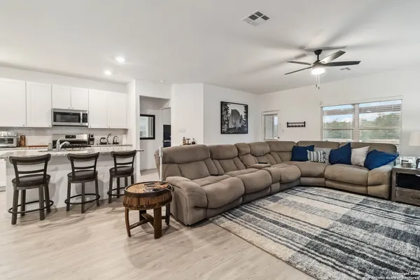 $2,500 | 14702 Somerset Mill, San Antonio, TX 78254