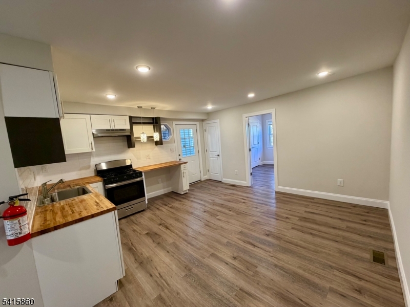 114 Maple Avenue, Unit 1L Montclair, NJ 07042 - Photo 3 of 10